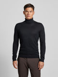 Christian Berg Men Knitted sweater with turtleneck in black